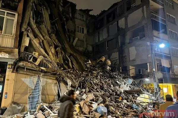 7,7’lik depremin ardından tüm Türkiye tek yürek! Burak Özçivit’in yayınladığı not duygulandırdı! “Siz orada üşürseniz bir burada donarız...” - 3