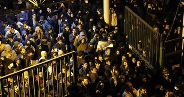 Tahranda Hamaney istifa sesleri! Anma törene rejim karşıtı gösteriye dönüştü: Ülkeyi rahat bırak