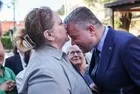 Emekçi tazminat beklerken "aslan" övgüsü geldi: CHP’li Tamaylıgil Görkem Duman’ı alnından öptü