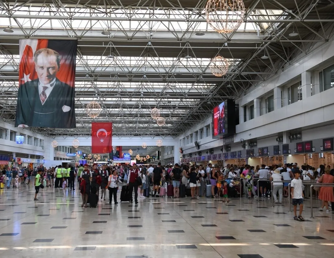 Havayolu ile seyahat eden yolcu sayısı Türkiye nüfusunu aştı! Ocak-Mayıs döneminde 89 milyon 36 bin 395 kişiye hizmet verildi