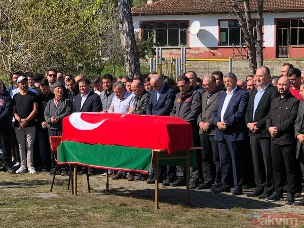 SON DAKİKA: Amasra Bartın'da maden faciasında hayatlarını kaybeden işçiler son yolculuğuna uğurlanıyor - 31