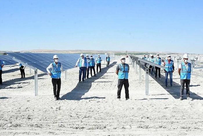 kalyon-pv-gunes-enerjisi-teknolojilerine-100-milyon-dolar-ilave-yatirim-yapacak-1701900720192.jpeg Avrupa ve Amerika'da eşi benzeri yok! Kalyon PV'den güneş enerjisi teknolojilerine dev yatırım hamlesi-5