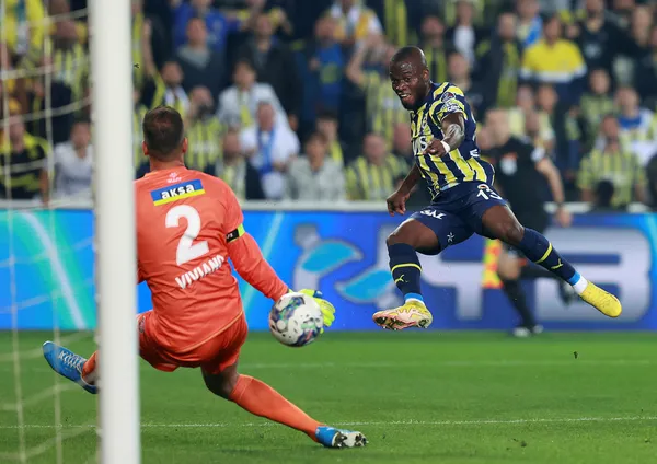 fenerbahcede-enner-valencia-attigi-10-golle-galatasarayin-toplam-gol-sayisini-gecti-1665392847349.jpg Fenerbahçe'de Enner Valencia attığı 10 golle Galatasaray'ın toplam gol sayısını geçti-3