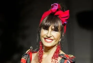 Ayşegül Aldinç, hayranlarını sesi ve performansıyla büyüledi!