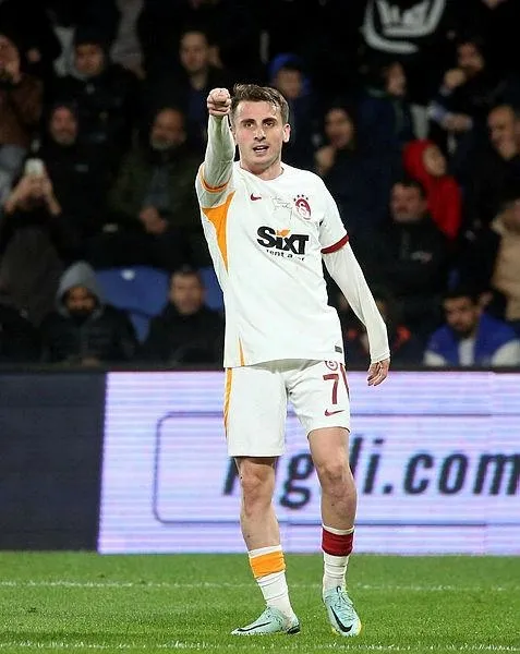 galatasaray-kesenin-agzini-acti-kerem-akturkogluna-21-kat-zam-yapti-1-yil-oncesine-kadar-850-bin-tlye-oynuyord-1670632572463.jpeg Galatasaray kesenin ağzını açtı! Kerem Aktürkoğlu'na 21 kat zam yaptı! 1 yıl öncesine kadar 850 bin TL'ye oynuyordu...-7