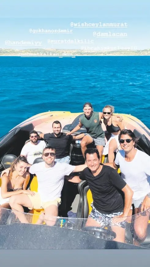 Acun Ilıcalı, Murat Dalkılıç ile sevgilisi Hande Erçel'i teknesinde ağırladı