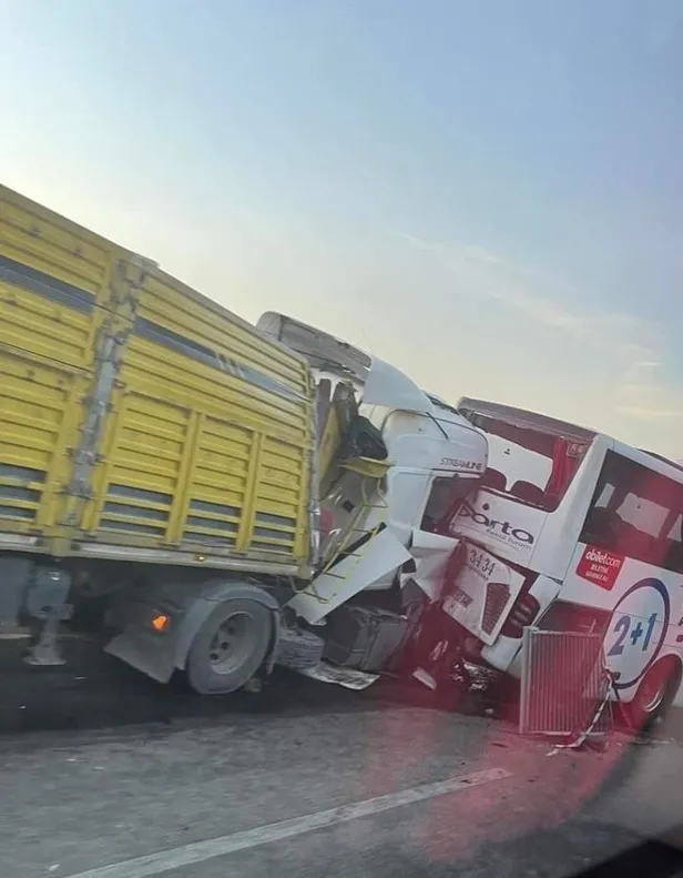 denizli de korkunc kaza otobus ve tirlarin karistigi zincirleme kazada olu ve yaralilar var takvim denizli de korkunc kaza otobus ve tirlarin karistigi zincirleme kazada olu ve yaralilar var takvim