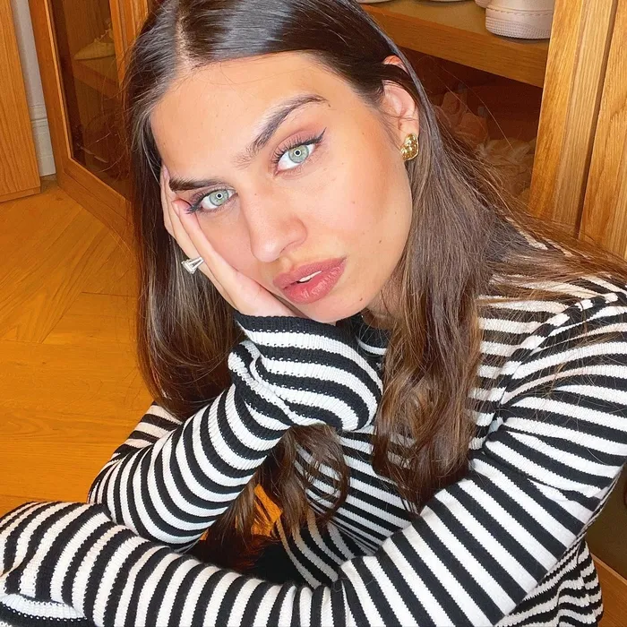 kim-der-2-cocuk-annesi-amine-gulse-spor-salonundan-paylasti-mesut-ozilin-biricik-esinin-hem-yaptigi-hareketle-1703060093264.jpg Kim der 2 çocuk annesi! Amine Gülşe spor salonundan paylaştı! Mesut Özil’in biricik eşinin hem yaptığı hareketle hem fit hali dikkat çekti-2