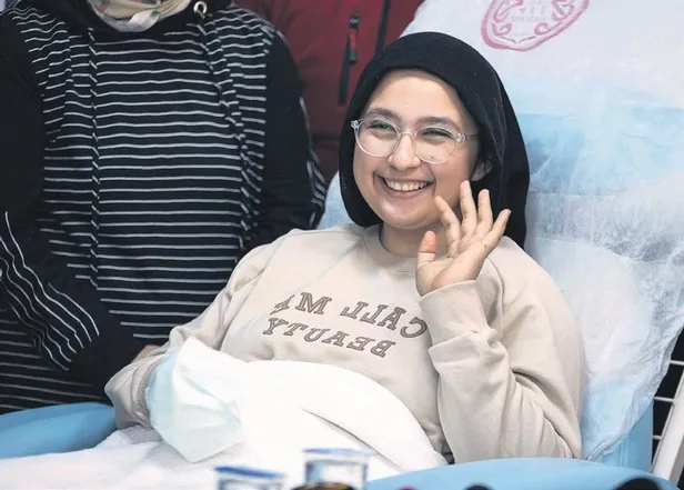 zehra-gunese-sosyal-medyada-ovgu-yagdi-depremde-hayatini-kaybeden-ceren-topal-icin-1677803704016.jpeg Zehra Güneş’e sosyal medyada övgü yağdı! Depremde hayatını kaybeden Ceren Topal için...-10