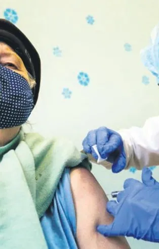 İlaç firmaları koronavirüs aşısı için yarışa girdi ancak ruhsat alan yok!