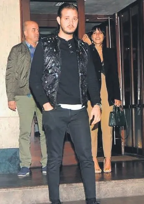 Hulya Avsar Ile Kaya Cilingiroglu Nun Kizi Zehra Yi Ask Degistirdi Iste Zehra Nin Yeni Hali Takvim Hulya Avsar Ile Kaya Cilingiroglu Nun Kizi Zehra Yi Ask Degistirdi Iste Zehra Nin Yeni Hali Takvim