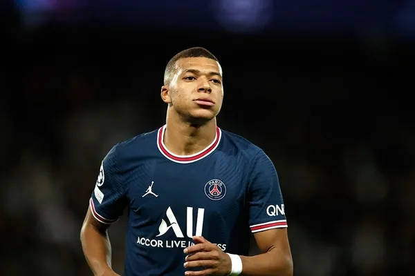 ozel-haber-i-kylian-mbappe-hangi-takimin-formasini-giyecek-yok-boyle-bir-teklif-1646211361464.jpg Özel Haber I Kylian Mbappe hangi takımın formasını giyecek? Yok böyle bir teklif-2
