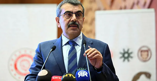 Okullarda yeni dönem; Müfredata eklenecek! MEB'den yeni ders kararı alındı! Ortaokul 6.7. ve 8. sınıflara özel...