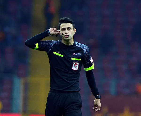 son-dakika-trabzonspor-besiktas-derbisinin-hakemi-belli-oldu-1599641756279.jpg Son dakika: Trabzonspor - Beşiktaş derbisinin hakemi belli oldu-2