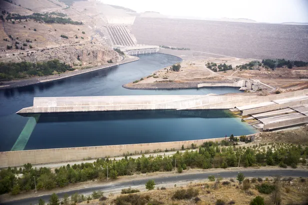 24 Nisan Hadi ipucu: Fırat Nehri üzerinde kurulu Türkiye'nin en büyük baraj gölünün adı nedir?-1