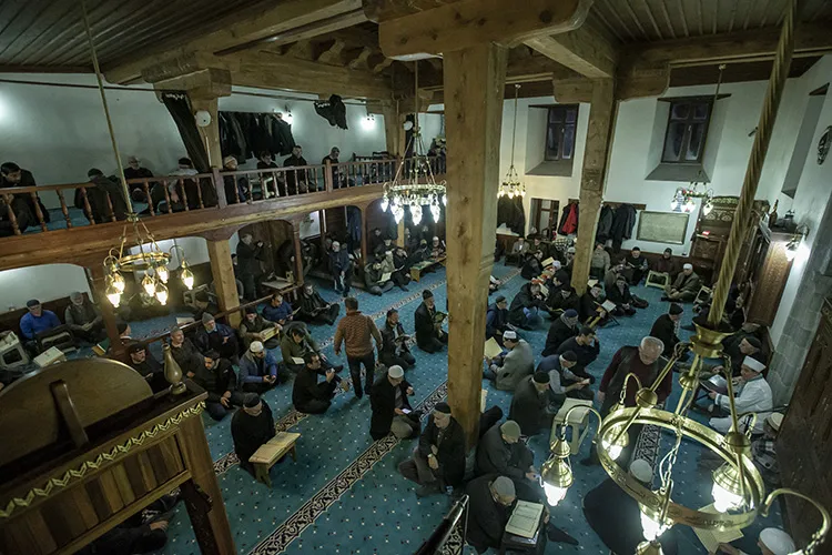 arefe-gunu-duasi-2025-ramazan-bayrami-arefe-gunu-okunacak-dualar-sureler-nelerdir-1742982408546.jpg (Takvim Foto Arşiv)