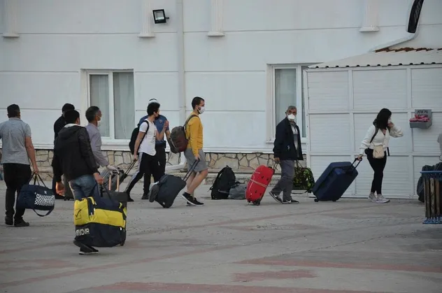 Son dakika: KKTC'den getirilen 288 kişi Karaman'da yurda yerleştirildi