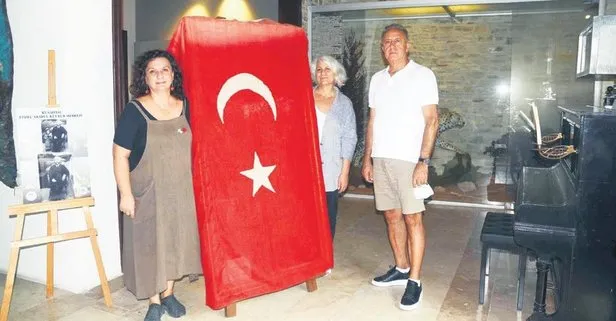 Hilal olsun! 17 yaşındaki Anzak askeri ülkesine dönerken yanına Türk bayrağı aldı yıllarca sakladı