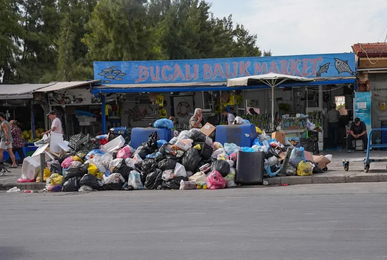 Sokaklar virüs yuvası oldu!
