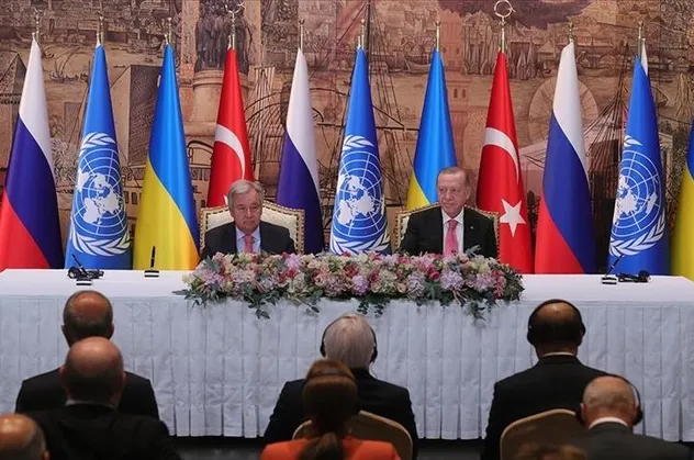 Rus basınından Türkiye'ye büyük övgü: Batı ve Doğu Erdoğan'a bağımlı
