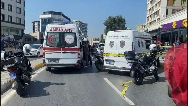 kucukcekmecede-silahli-kavga-kafede-birbirlerine-girdiler-1660829265393.jpeg Küçükçekmece'de silahlı kavga! Kafede birbirlerine girdiler-4