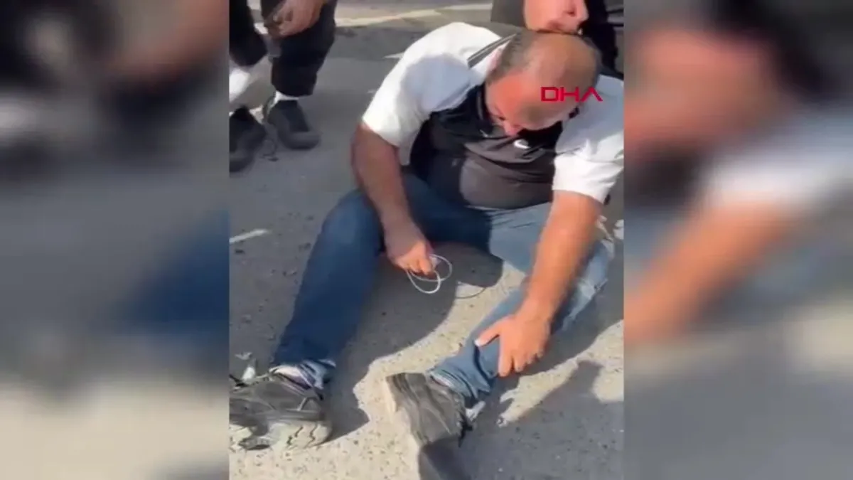 Zonguldak'ta çocukların görüntüsünü çeken ahlaksızı vatandaş yakaladı: Yere oturtup polise teslim ettiler!