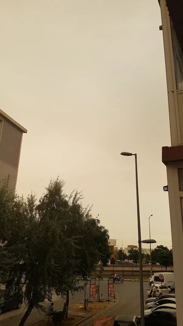 istanbulda-hava-neden-sari-turuncu-oldu-istanbul-gokyuzu-son-dakika-hava-neden-kapandi-1628249246760.jpg İstanbul’da hava neden sarı, turuncu oldu? İstanbul gökyüzü son dakika hava neden kapandı?-4