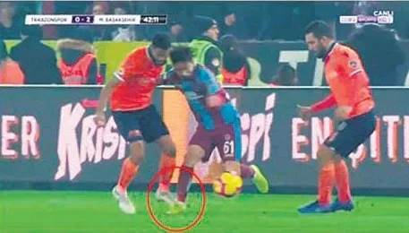 Trabzonspor'dan hakem hatalarına büyük tepki: Emeğimizi çaldılar üç puanımızı gasp ettiler-6
