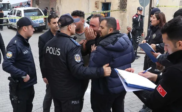 freni-bosalan-komur-yuklu-kamyonet-cocuklara-carpti-1-olu-2-yarali-1670418823007.jpg Freni boşalan kömür yüklü kamyonet çocuklara çarptı: 1 ölü, 2 yaralı-8