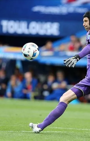 Petr Cech yeniden Chelsea kadrosunda!