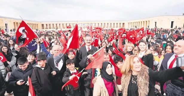 Çifte bayram coşkusu! Türkiye hem Ramazan Bayramı’nı hem de 23 Nisan’ı kutladı