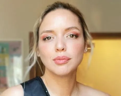 karsunun-kiz-kardesini-oynayacak-isim-belli-oldu-sandik-kokusu-hayranlari-cilgina-dondu-1702662873615.jpg Sandık Kokusu dizisinin hayranları çılgına döndü! Karsu'nun kız kardeşini oynayacak ünlü isim ortaya çıktı!-6