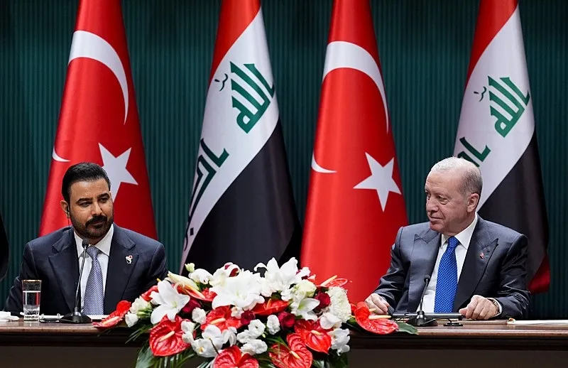 irak-basini-erdogan-zeydi-gorusmesinde-kalkinma-yolunu-one-cikardi-1785339232208.jpeg Irak basını Türkiye-Irak zirvesini manşetlerine taşıdı: Odakta Kalkınma Yolu Projesi-6