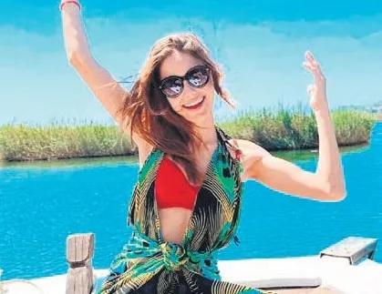 Jessica kıskandırdı