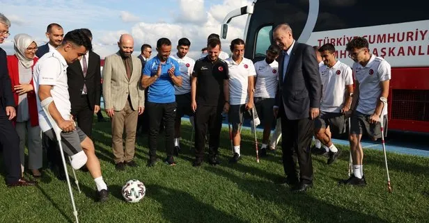 Başkan Erdoğan, Ampute Futbol Takımı’nı ziyaret etti