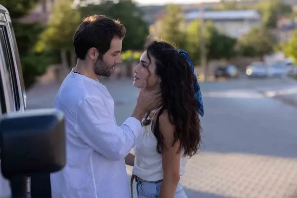 atvnin-yeni-dizi-safir-bomba-gibi-geliyor-burak-berkay-akgul-iddiali-konustu-1693564611675.jpg ATV’nin yeni dizi Safir bomba gibi geliyor! Burak Berkay Akgül iddialı konuştu-2