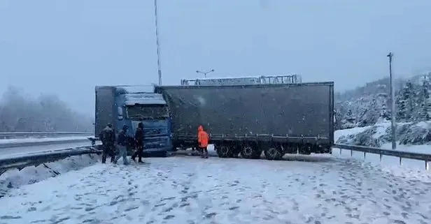 Kontrolden çıkan tır TEM'i ulaşıma kapattı