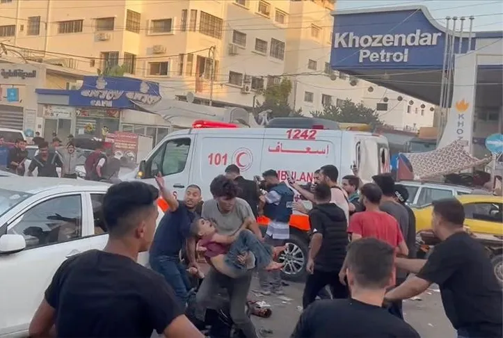 Katil İsrail’den hastaneye baskın