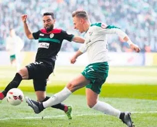 Amed Bursa’yı devirip turladı