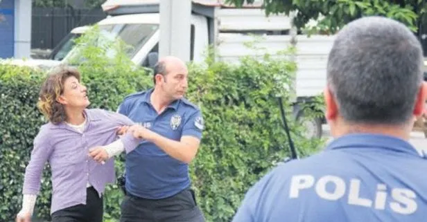 Adana’da yolcu taksiciye bıçak çekti!