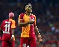 Sosyal medya hesabından duyurdu: Radamel Falcao futbolu bıraktı!