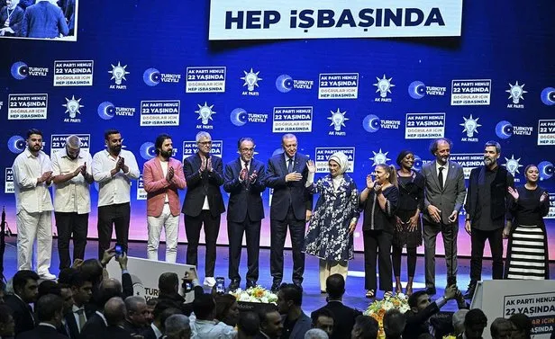 ak-parti-22-kurulus-yil-donumu-programinda-samimi-anlar-1692896343978.jpeg