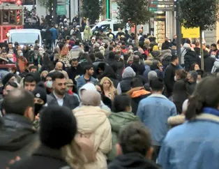 Taksim, İstiklal Caddesi, Eminönü...İstanbul yılbaşı yoğunluğuyla doldu taştı!