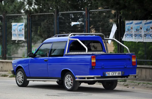 Bursa'da otomobil tamircisi Soydan Demir, Tofaş Kartal marka otomobilini kamyonete çevirerek çocukluk hayalini gerçekleştirdi-4