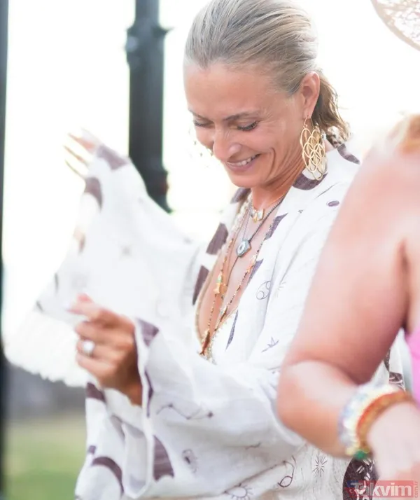 2024 yazı bakın nasıl geçmiş! Ceyda Düvenci’den art arda bikinili pozlar! “Aşk sen nelere kadirsin” - 9