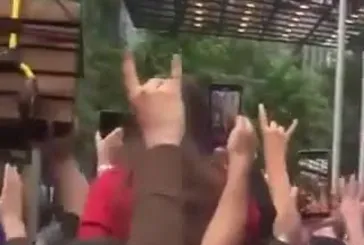Berlin'de bizim çocuklara "bozkurtlu" destek