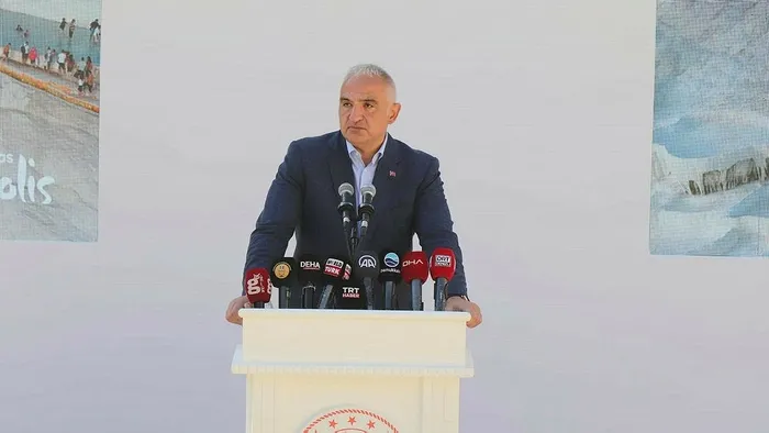 kultur-ve-turizm-bakani-mehmet-nuri-ersoy-turizm-gelirimiz-bu-yil-42-milyar-dolar-oldu-1700057722094.jpeg Kültür ve Turizm Bakanı Mehmet Nuri Ersoy: Turizm gelirimiz bu yıl 42 milyar dolar oldu-2