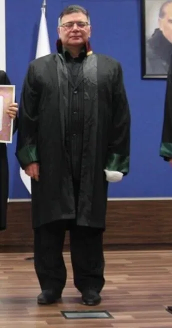 edirnede-feci-olay-5inci-katan-dusen-avukat-hayatini-kaybetti-1689131297333.jpeg Edirne’de feci olay: 5’inci kattan düşen avukat hayatını kaybetti-5