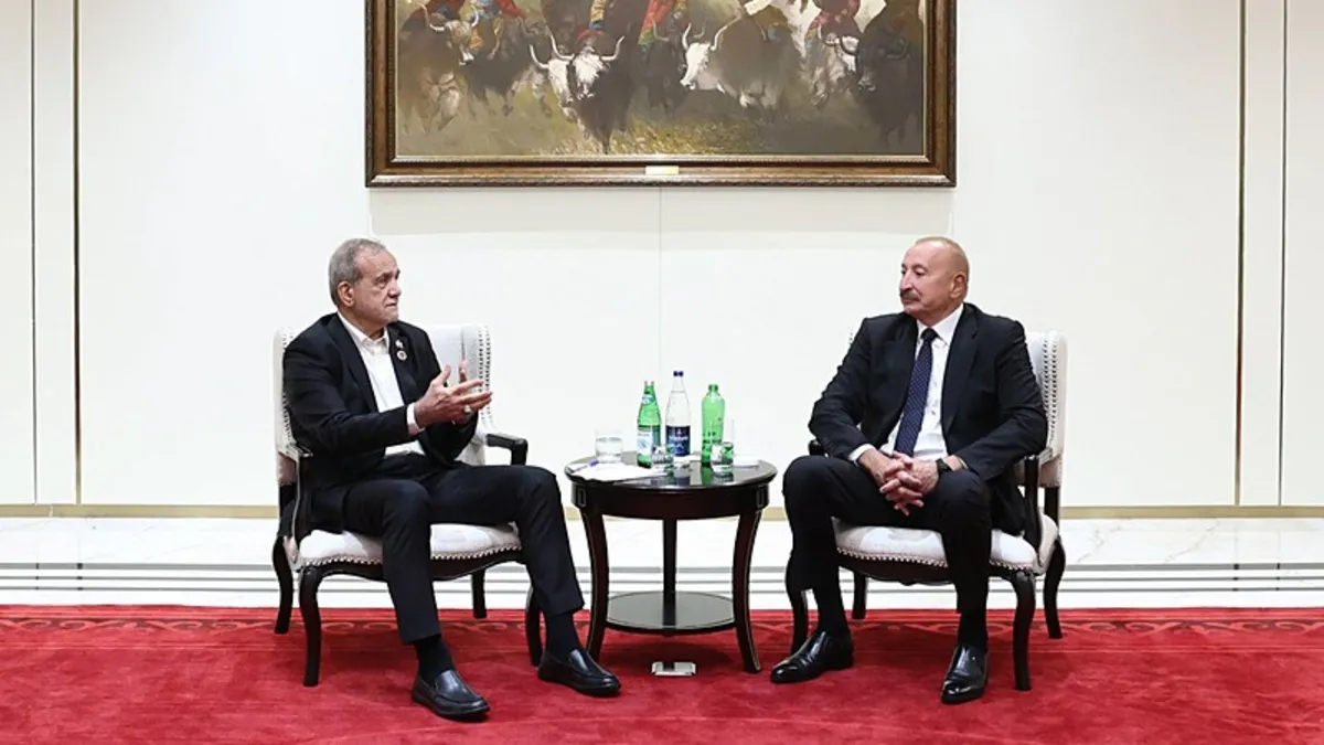 Aliyev ve Pezeşkiyan arasında Türkçe sohbet! Su diyaloğu güldürdü