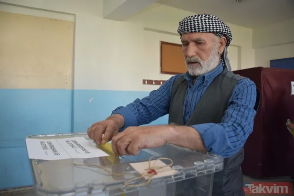 Türkiye'nin dört bir yanında seçim heyecanı! Vatandaşlar sandığa koştu - 21